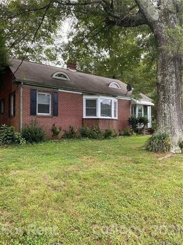 Foto principal - 1012 8th St NE