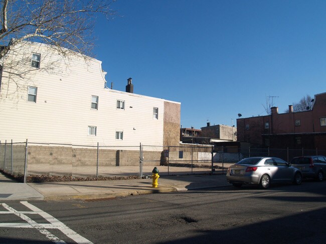 Foto del edificio - 76-90 McWhorter St