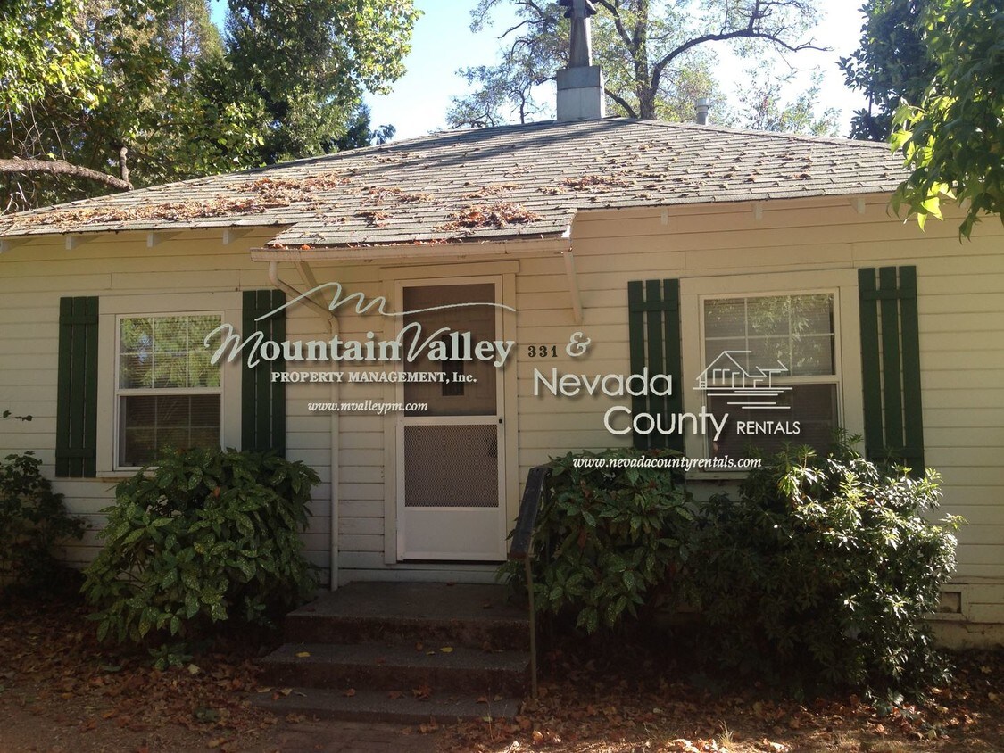 Primary Photo - 331 Pleasant St