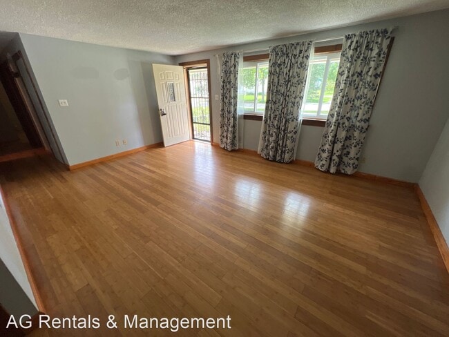 Building Photo - 3 br, 2 bath House - 2702 Barnhart Ave