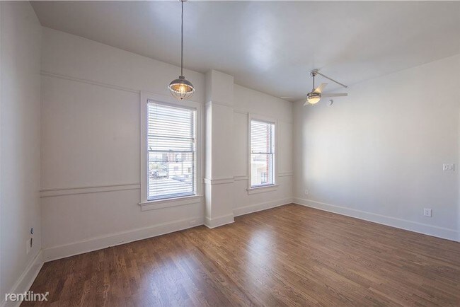 Building Photo - 313 E Houston St
