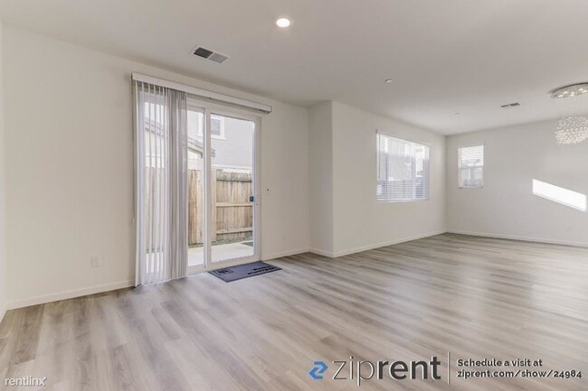 Building Photo - 4 br, 2.5 bath House - 3237 Auburn Leaf Lo...