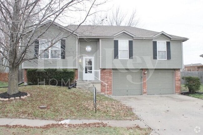Building Photo - 539 NE Summit Dr