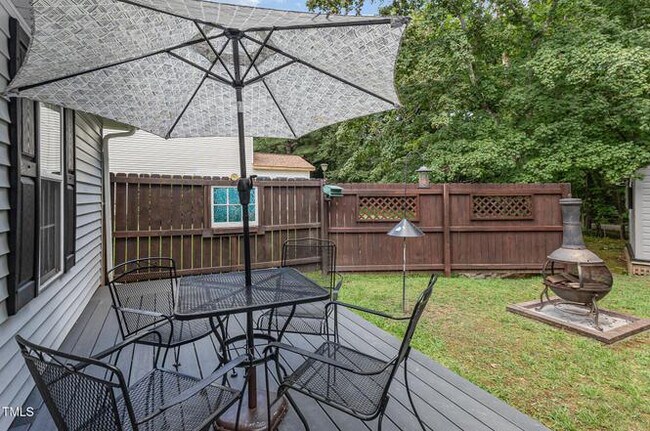 Foto del edificio - 105 Fox Den Ct