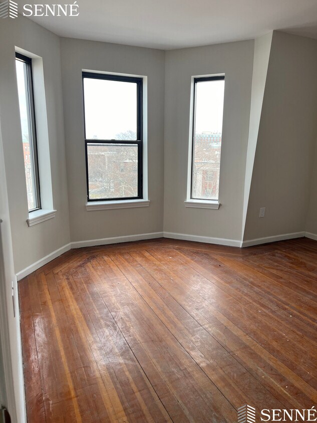 Foto principal - 796 Main St