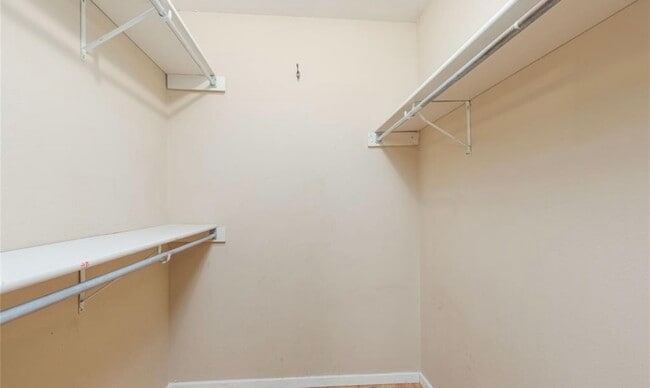 Building Photo - 3001 Powell Dr