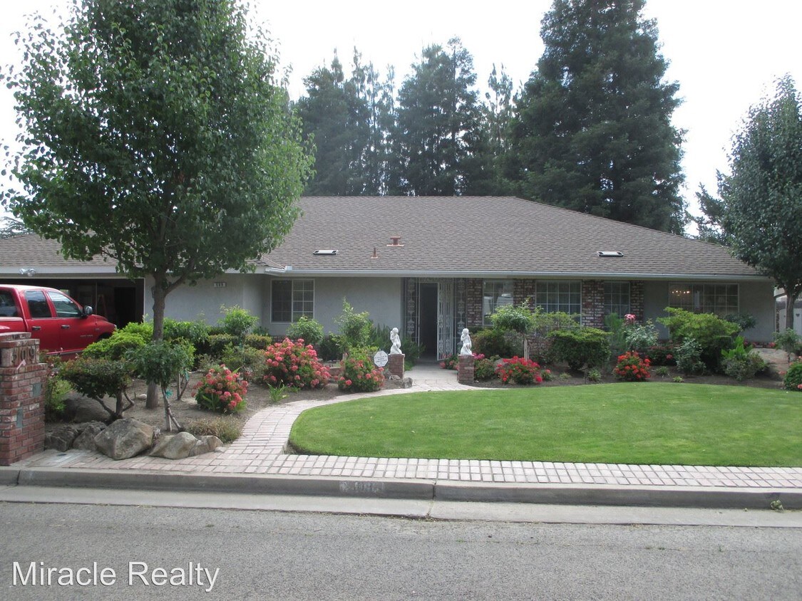 Primary Photo - 509 Mainberry Dr
