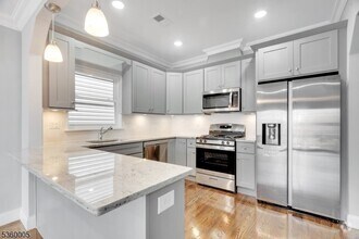 Building Photo - 267 S 10th St