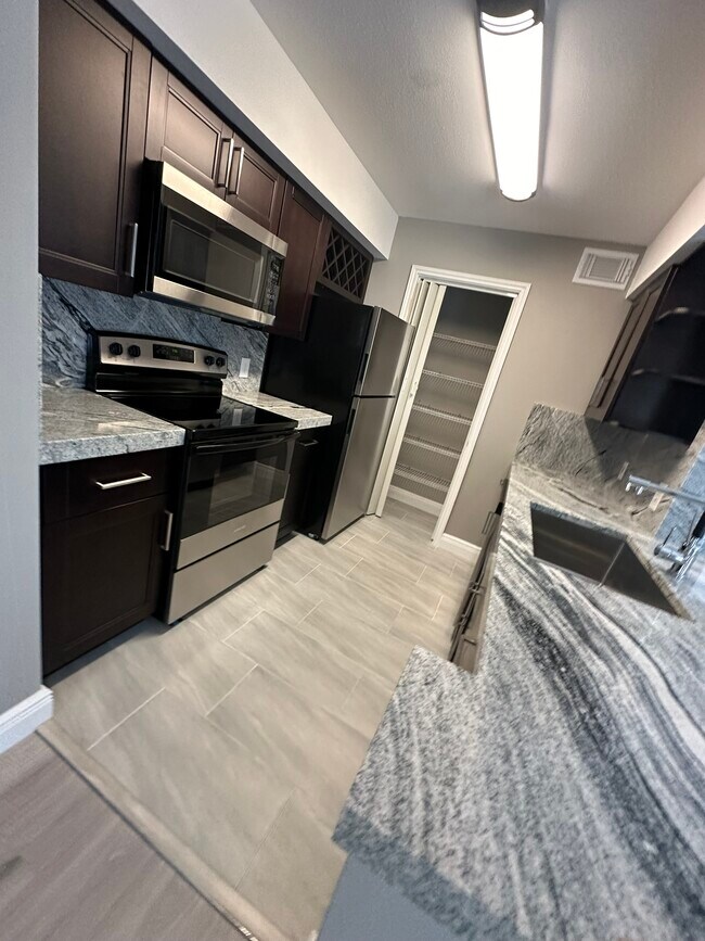 Foto del edificio - 2662 NW 33rd St