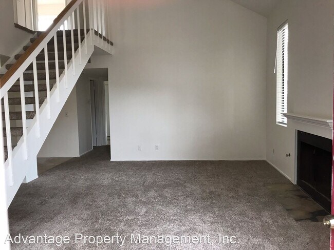 Building Photo - 4 br, 2.5 bath House - 128 Royal Lane