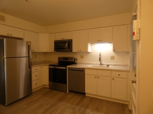 Foto del edificio - 5901 Creek View Dr