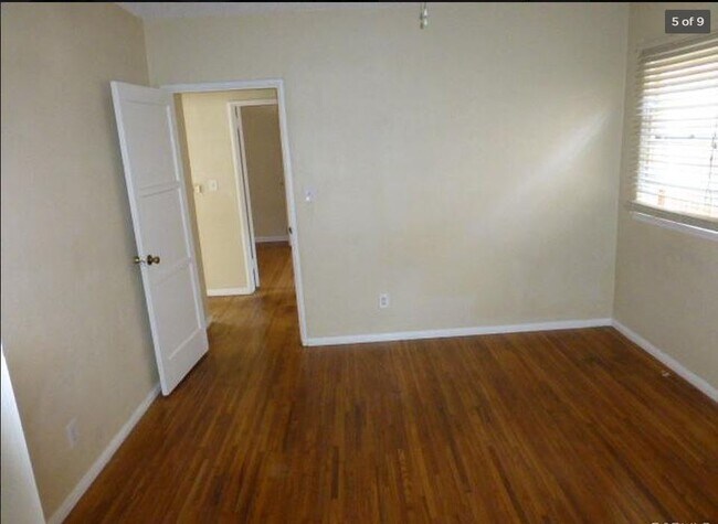 Foto del edificio - 548 E Hazel St