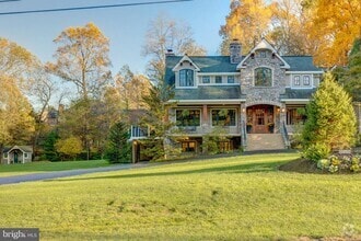 Building Photo - 1057 Vista Dr