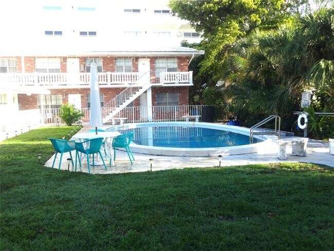 Foto del edificio - 3217 NE 11th St