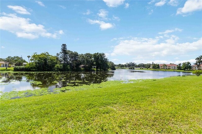 Foto del edificio - 1040 Villagio Cir