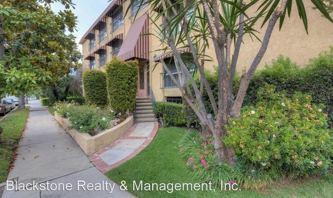 Building Photo - 11507 Moorpark St