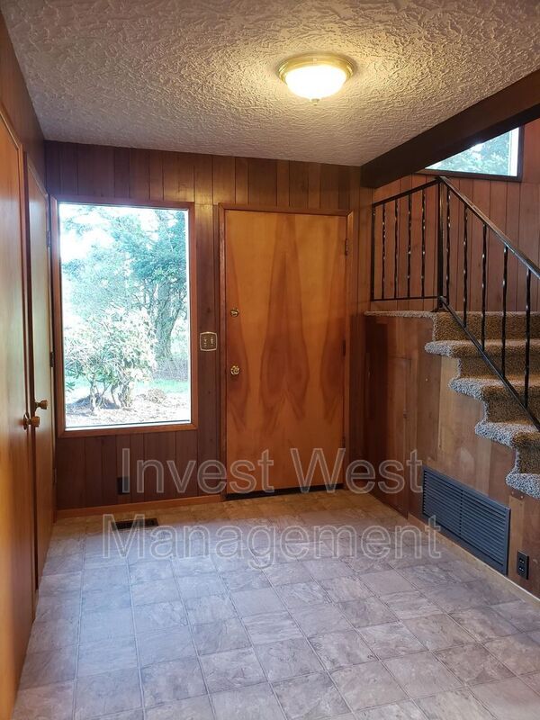 Building Photo - 3405 NE 88th St