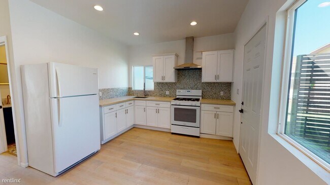 Foto del edificio - 2 br, 1 bath House - 1944 W 84th St Newly ...