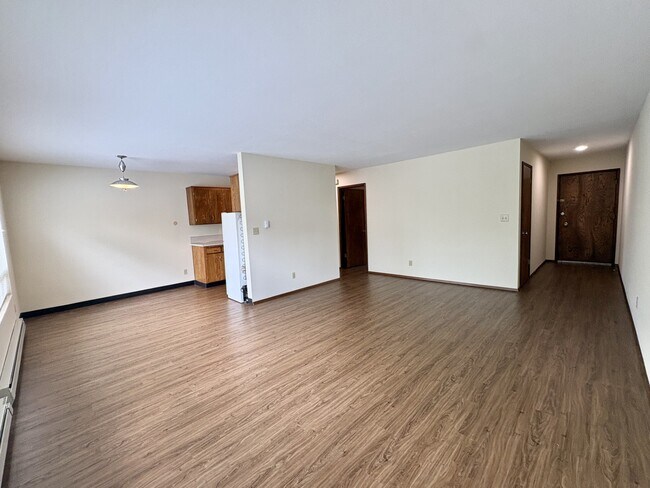 Sala de estar/Cocina - 540 Williams Ave N