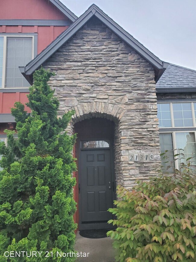 Building Photo - 3 br, 2.5 bath House - 21315 SW Baler Way