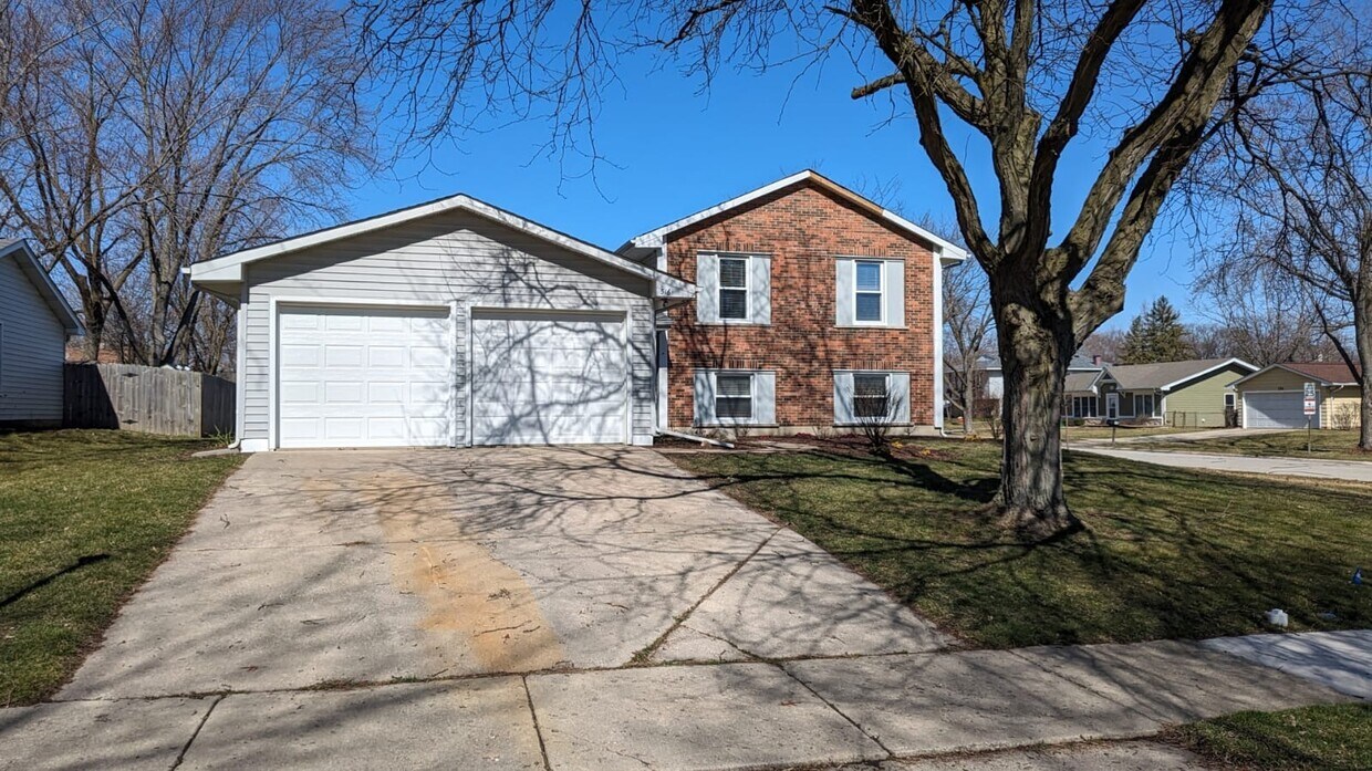 Primary Photo - 516 Cumberland Ln