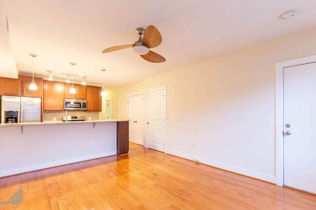 Foto del edificio - 1353 Adams St NE