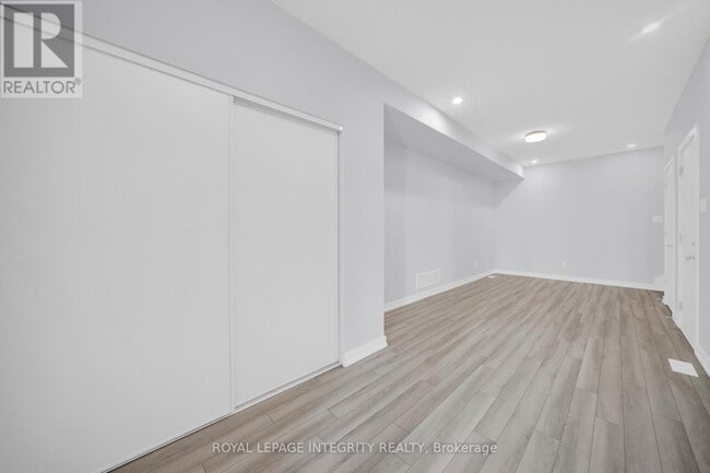 Building Photo - 502 Celestine Private