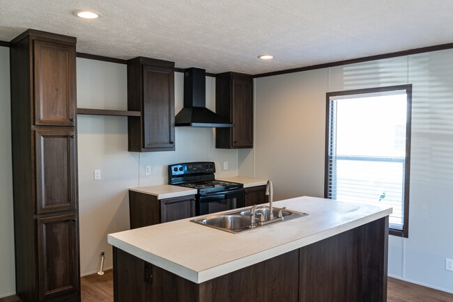 Building Photo - 114 Shady Grove Dr