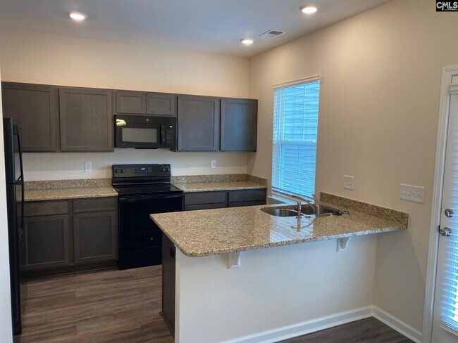 Foto del edificio - 421 Sharptail Dr