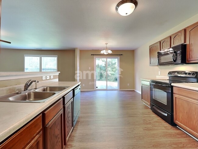 Foto del edificio - 4112 Lakewood Glen Dr