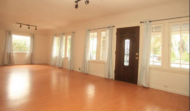 Foto del edificio - 1238 N Gardner St