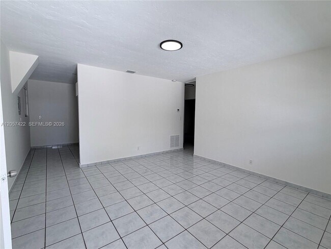 Building Photo - 16921 SW 94th Ave