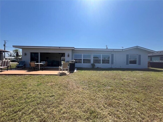 Foto del edificio - 758 Spring Lake Blvd NW