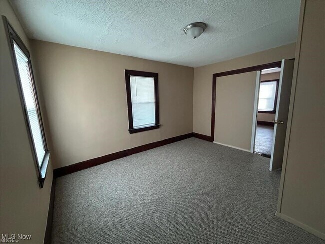 Foto del edificio - 13233 Carrington Ave