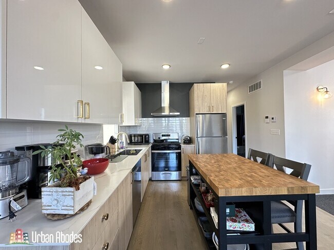 Foto del edificio - 908 N California Ave