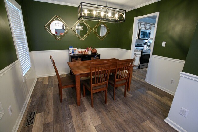 Foto del edificio - 218 English Walnut Dr