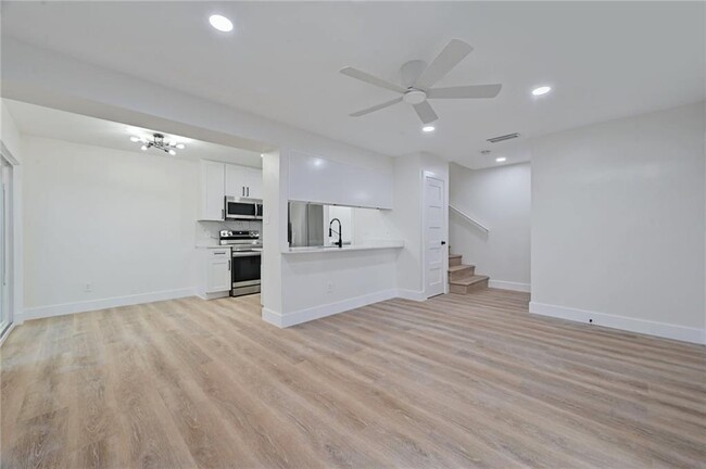 Foto del edificio - 3511 Alpine Cir