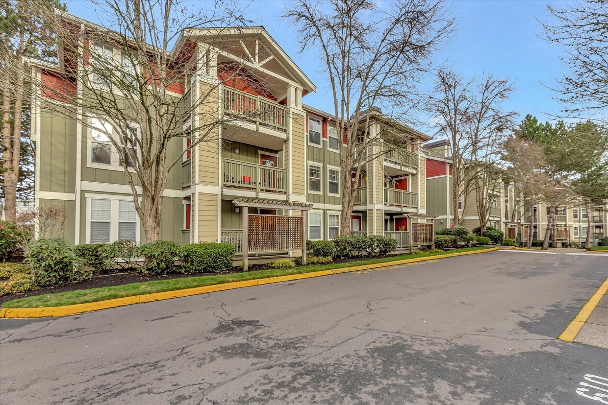 7711 NE 175th St Unit C204, Kenmore, WA 98028 Condo for Rent in