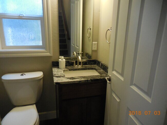 Foto del edificio - 3 Bedroom 2.5 Bath Townhouse  2 car garage