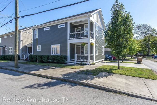 Building Photo - 2 br, 2.5 bath House - 903 B Cheatham Place