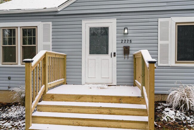 Foto del edificio - 2228 Holt Ave