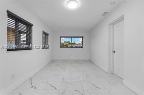 Building Photo - 4530 SW 25th St
