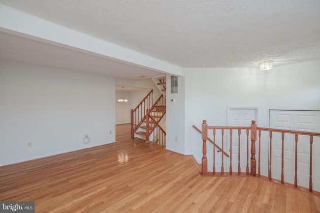 Building Photo - 6046 Hydrangea Dr