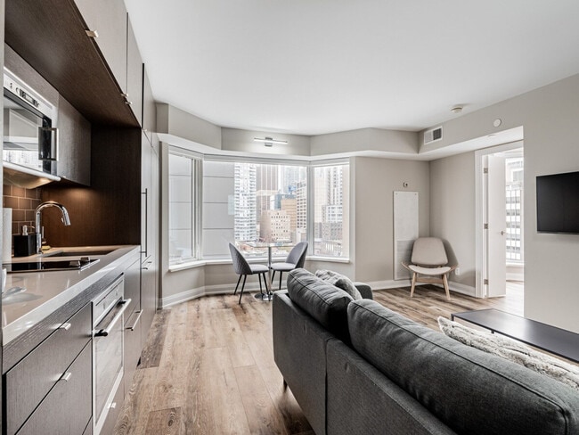 Photo du bâtiment - 155 Yorkville Ave