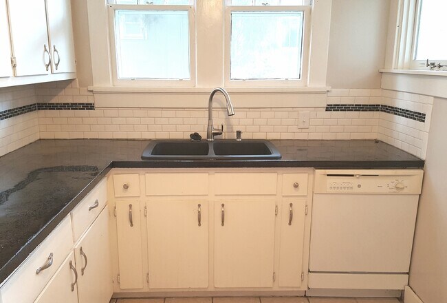 Foto del edificio - 1114 Russell St