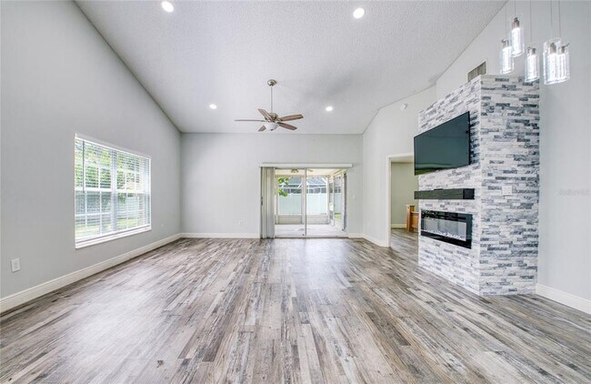 Building Photo - 2390 Bentley Dr