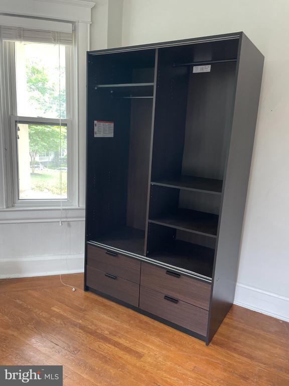 Building Photo - 2310 Sulgrave Ave