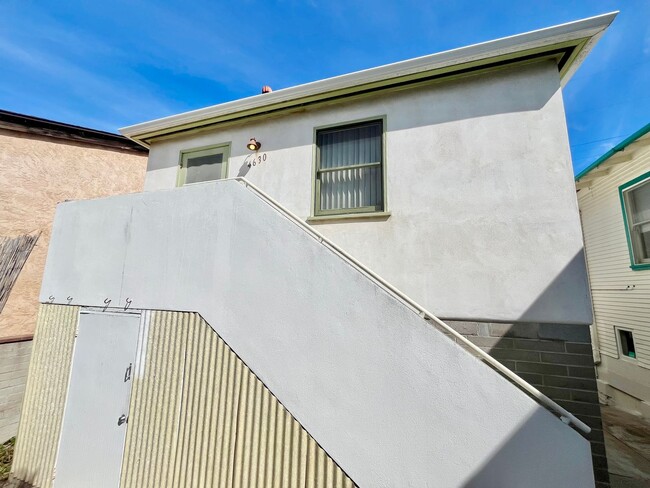 Foto del edificio - 4626-4630 Newport Ave