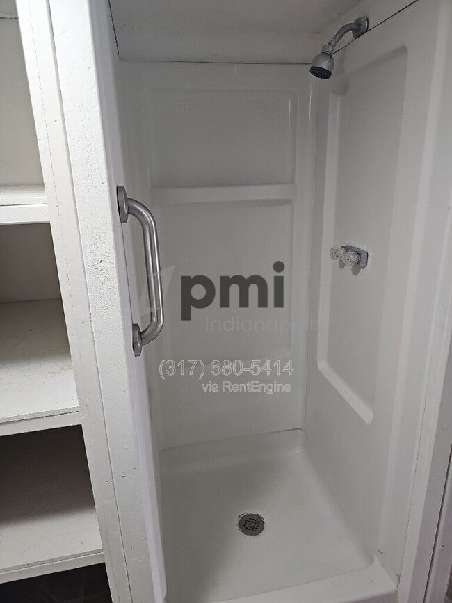 Foto del edificio - 835 S Old US Hwy 31