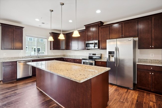 Building Photo - 14898 Mason Creek Cir